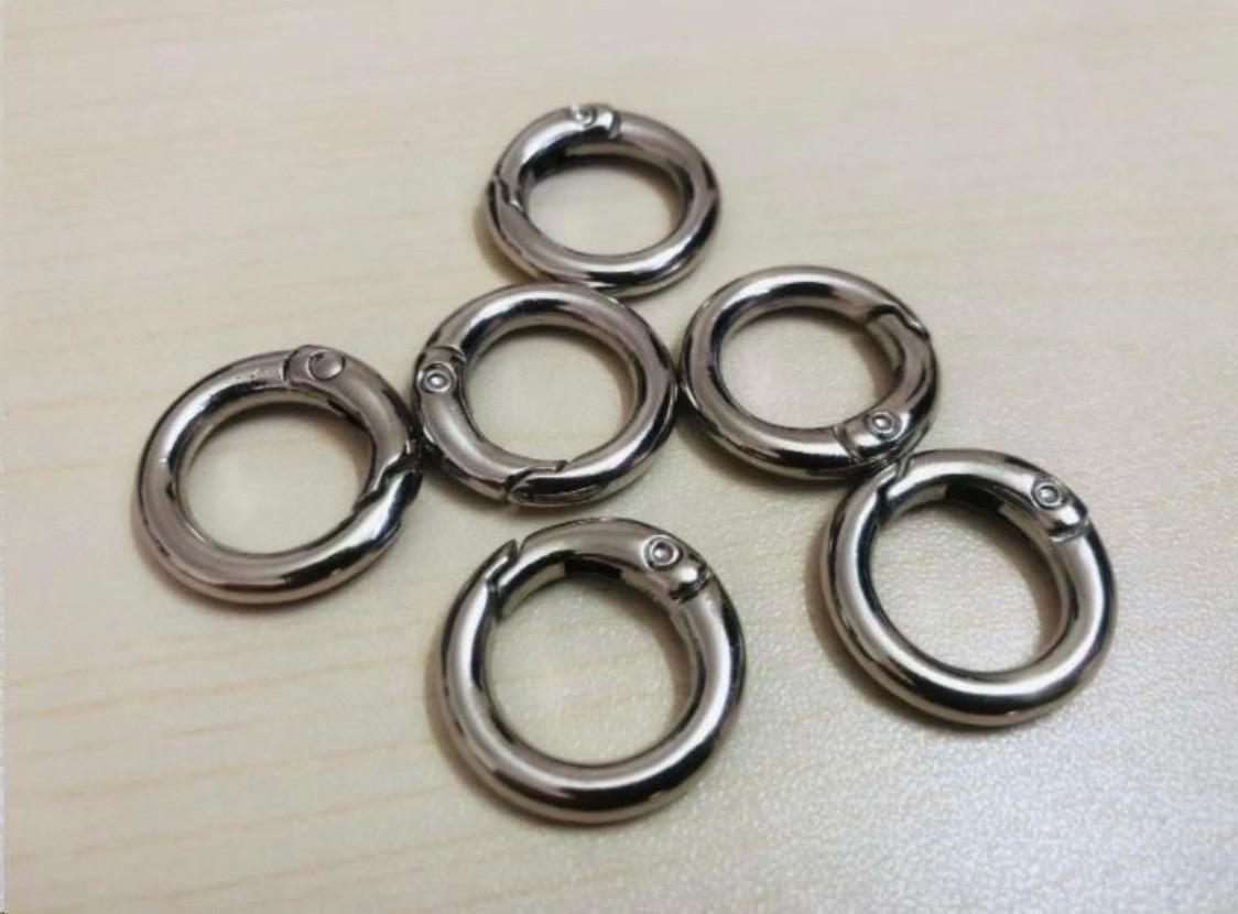Catandog’s medal White Gold